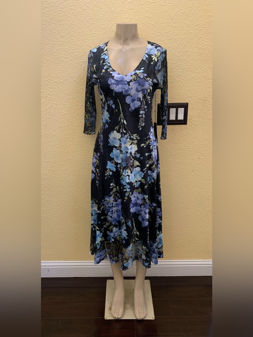NWT Komarov Size Large Black Floral Print Whimsigoth Fairy Midi Dress